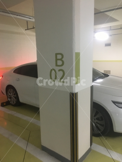 주차장,지하주차장,주차장자리찾기,내차찾기,주차구역,교통,교통수단,traffic,transportation,tire,타이어,machine,기계,alloy wheel,합금 휠,wheel,바퀴,car wheel,자동차 휠