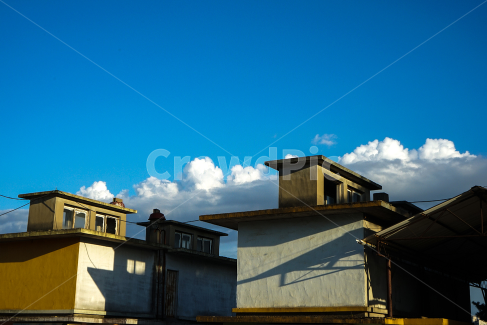 건물,하늘,구름,그림자,이층집,건축물,건물외관,exterior,building,structure,architecture,construction