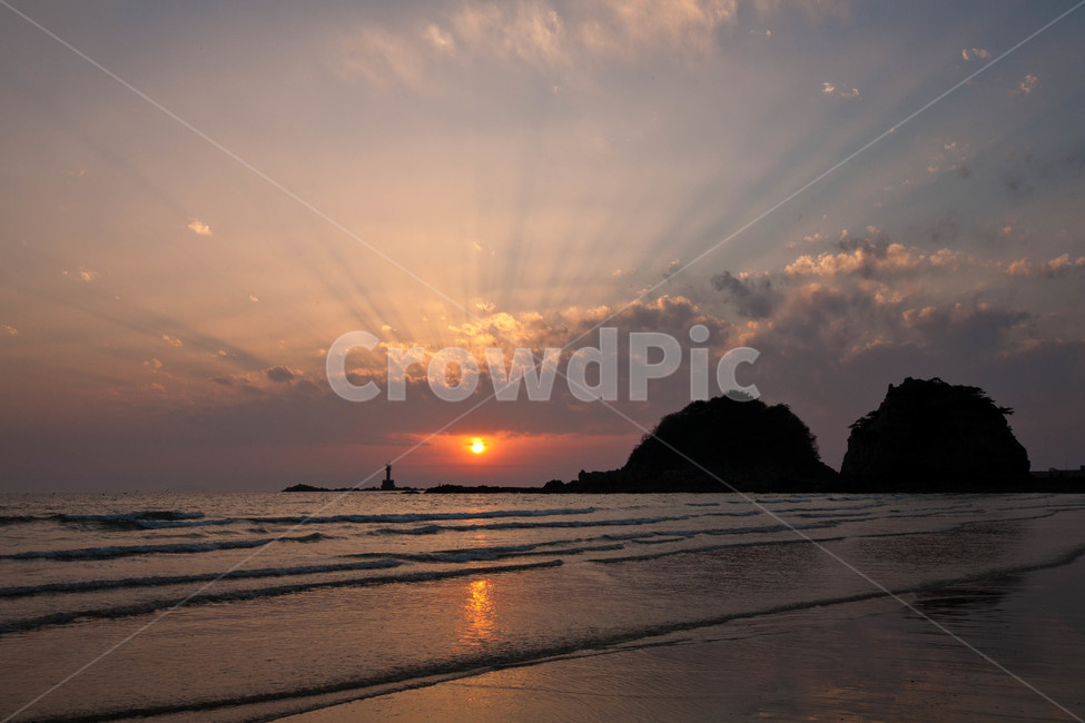 일몰,꽃지일몰,구름,빛갈라짐,물결,석양,등대,solner,자연,풍경,nature,landscape,한국자연풍경,한국자연경관,korea nature landscape,sunlight,햇빛,outdoors,옥외
