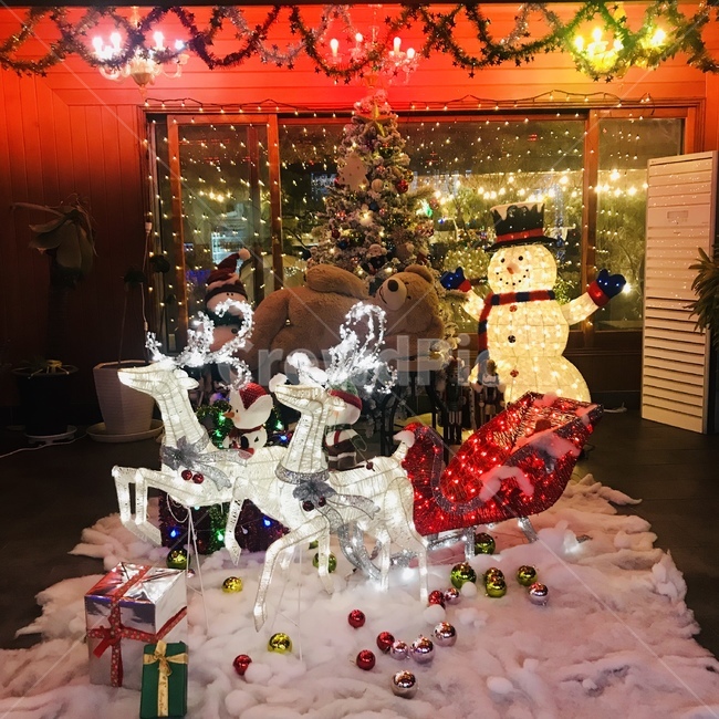 크리스마스,눈사람,눈썰매,인테리어,조명,xmas,christmas,루돌프,겨울,계절,winter,season,축제,행사,festival,carnival,event,메리크리스마스,성탄절,merry christmas,인테리어,실내디자인,interior design