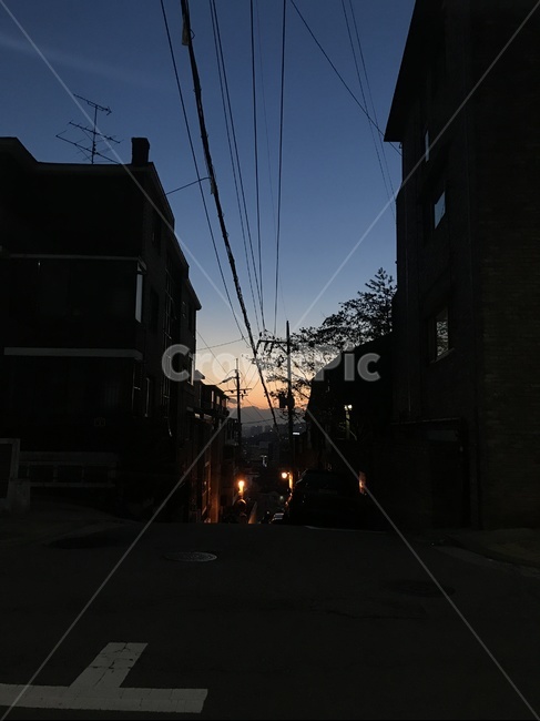 골목,어둠,노을,가로등,하늘,야경,밤,풍경,nightscape,night,landscape,골목길,alley
