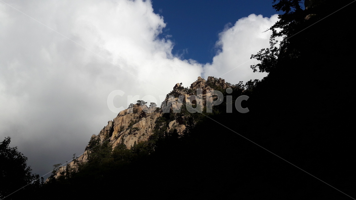 설악산,용아장성,수렴동계곡,가을,하늘,자연,풍경,nature,landscape,한국자연풍경,한국자연경관,korea nature landscape,outdoors,옥외,cliff,낭떠러지