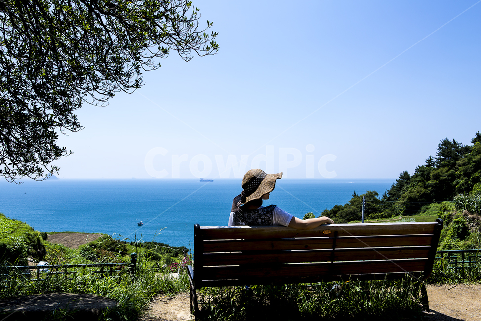 바다,여행,남해,다랭이마을,여인,수평선,여름바다,벤치,nature,자연,풍경,nature,landscape,사람,인물,인간,human,person,여성,여자,woman,female,lady,bench