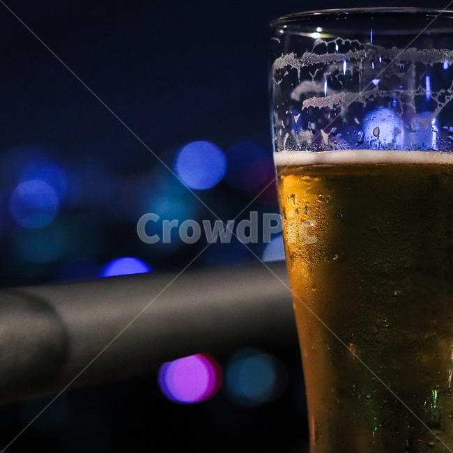 유리,맥주,alcohol,drink,야경,보케,glass,beer,마실것,야외,카페,바,술집,술,주류,alcohol