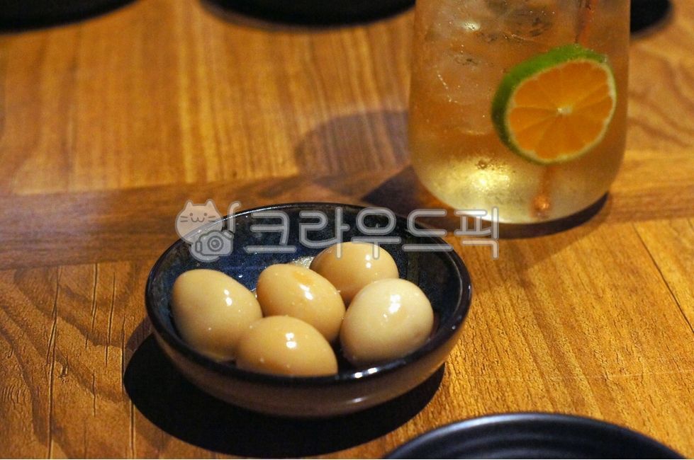 Braised Quail Eggs,Braised Quail Eggs,Hardboiled Quail Eggs in Soy Sauce,Quail Eggs,Braised Quail Eggs,Side Dish,Food,Food,K Food,Cooking,Plating,Food Presentation,Plating