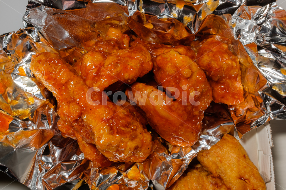 치킨,양념치킨,후라이드치킨,크리스피치킨,튀긴,닭고기,배달음식,음식,식사,고기,소스,양념,튀김옷,매콤한,달콤한,맛있는,식품,요리,닭,뼈,음식,식재료,요리,food,cook,meal,dishes,food reserves