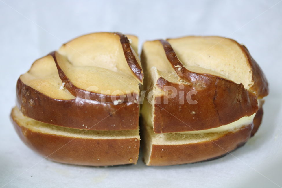빵,디저트,음식,브렛첼,프레첼,버터,컬러,브라운,노란색,bread,dessert,color,yellow,brown,빵,bread