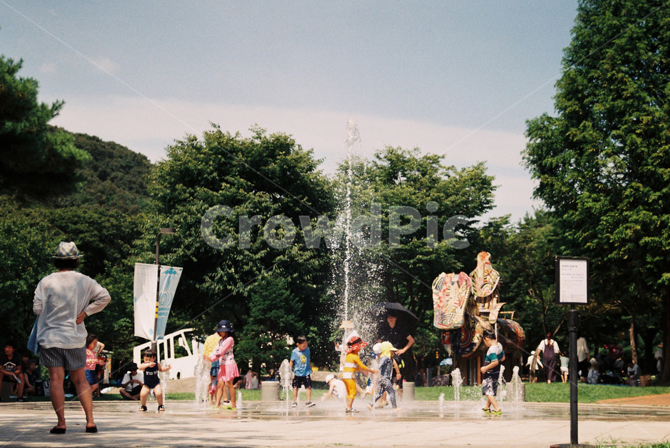 person,water,물,분수,공원,fountain,park,play,waterplay,kids,children,어린이,물놀이,아이들,아이,가족,여름,여름,계절,summer,season