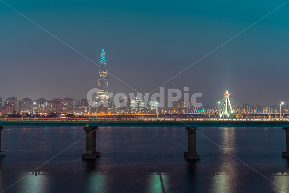 광진교,롯데타워,밤,야경,한강,다리,도로,불빛,도시,궤적,night,nightview,river,bridge,city,교통,traffic,야경,밤,풍경,nightscape,night,landscape,한국도시풍경,한국도시경관,korea cityscape