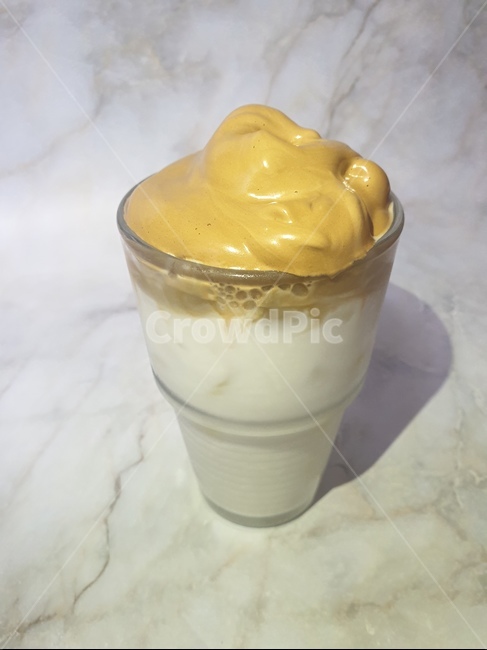 달고나커피,식음료,달고나,커피,beverage