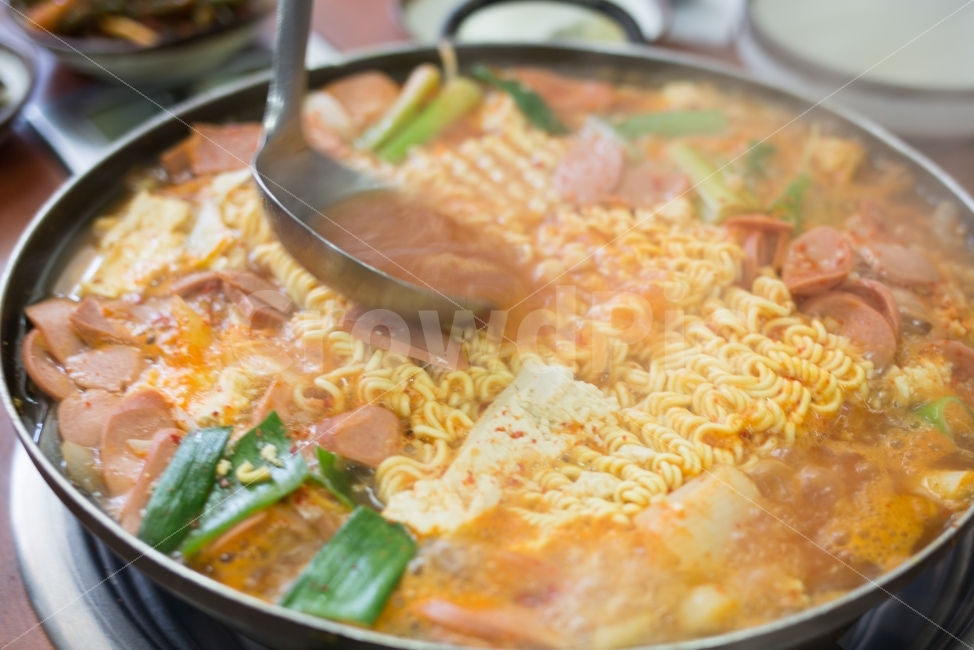 부대찌개,점심식사,저녁식사,한국음식,음식,음식,식재료,요리,food,cook,meal,dishes,food reserves,한식,한국음식,한국요리,korean food,korean dishes,korean meal,korean cook