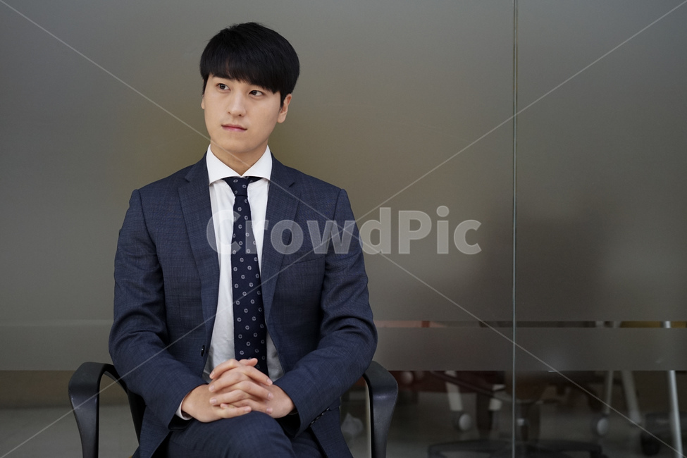 정장,양복,비즈니스,사업가,남성,남자,슈트,직장인,회사원,사람,인물,인간,human,person,남성,남자,man,male,산업,industry,industrial,비즈니스,사업,business,service,work