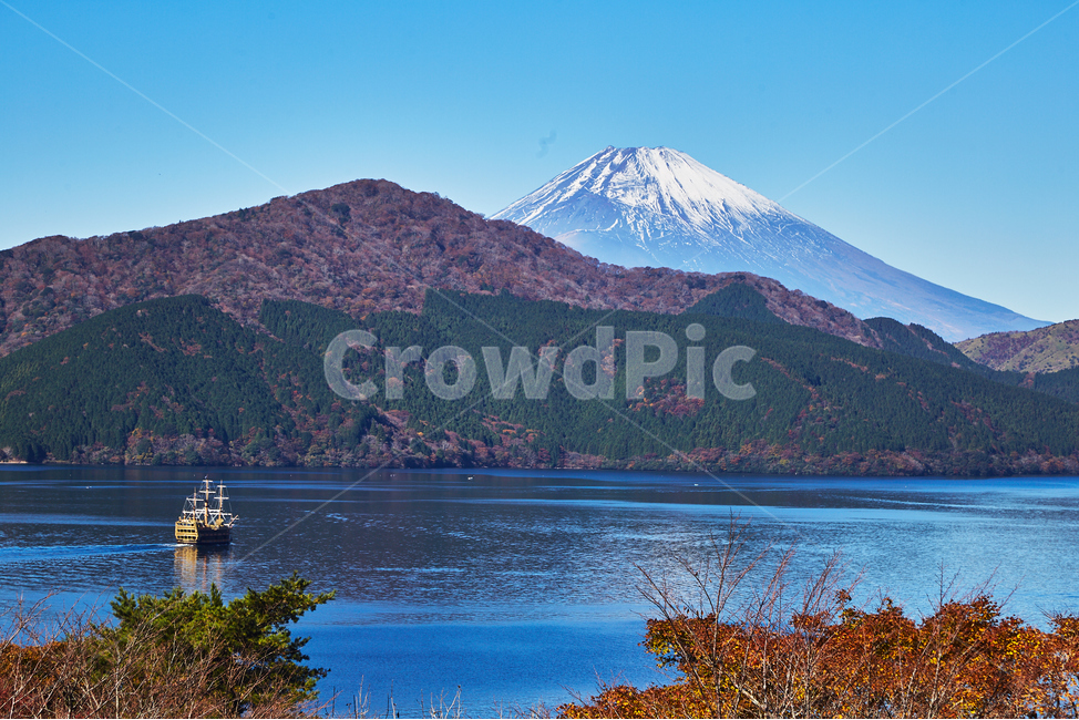 후지산,호수,배,맑음,파란하늘,outdoors,mountain,산,water,mountainrange,자연,물,평화로움,boat,일본,japan,자연,풍경,nature,landscape,해외,외국,세계,foreign,oversea,world,세계자연풍경,해외자연풍경,외국자연풍경,world nature landscape