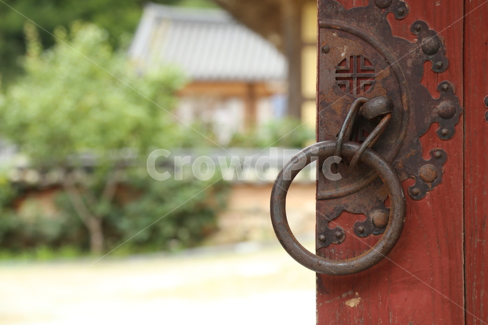 문,문고리,절,door,circle,knocker,temple,전통문양
