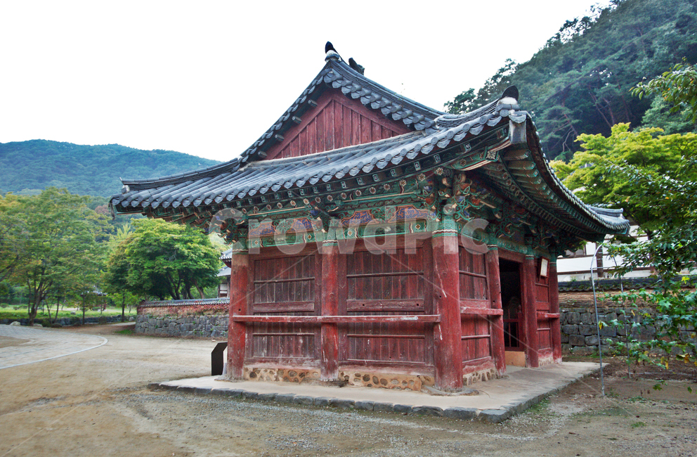 마곡사,해탈문,정문,공주,법계,해탈,팔작지붕집,유네스코세계문화유산,조선시대,고건축,불교사찰,한국전통,한국문화,korean traditional,korean culture,건축물,건물외관,exterior,building,structure,architecture,construction