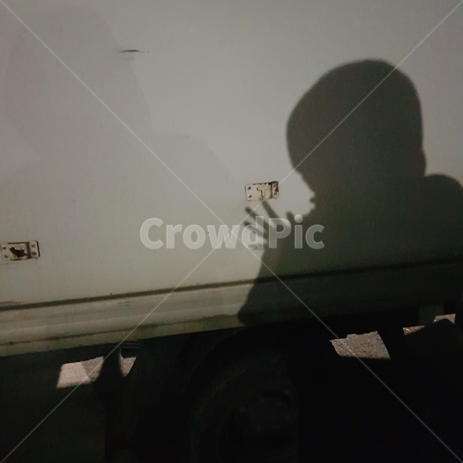 그림자,인물,자동차,겨울,어두운,인물실루엣,사람실루엣,character silhouette,human silhouette