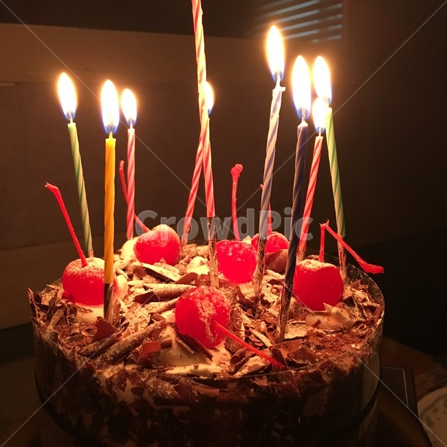 생일케이크,케이크,초코케이크,체리,초콜릿,빵,촛불,설레는,기념일,축하,anniversary,congratulation,celebrate,celebration