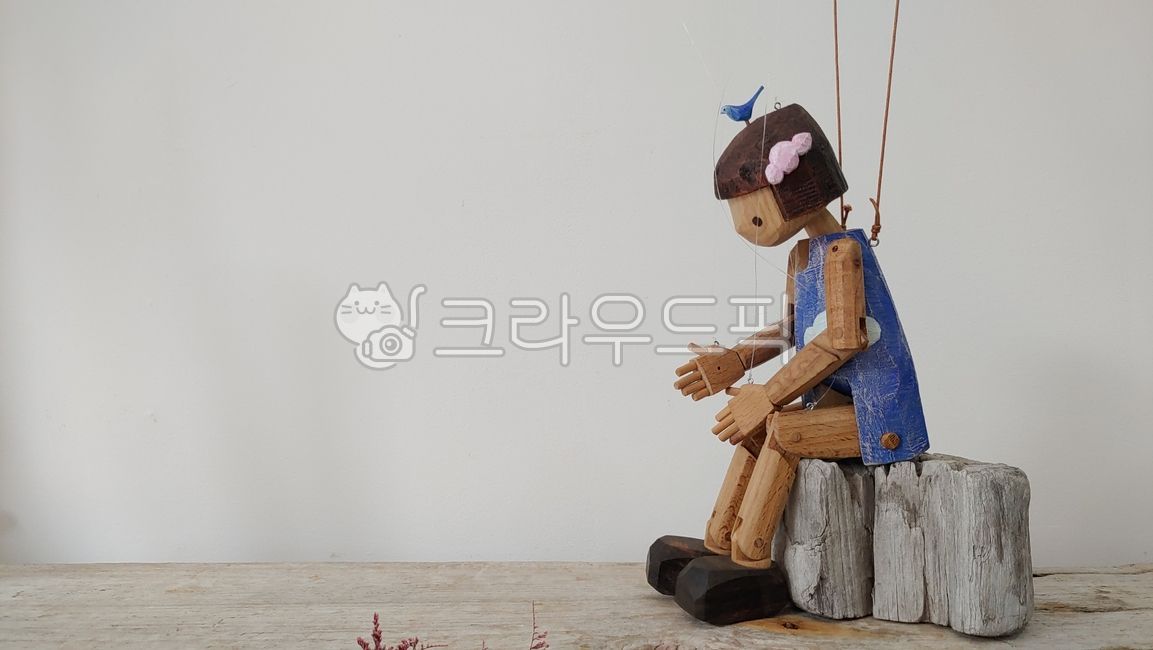 파랑새,소녀,목각인형,꼭두각시인형,나무소품,목공예,창작소품공예,목조각,줄인형,마리오네트,wood
