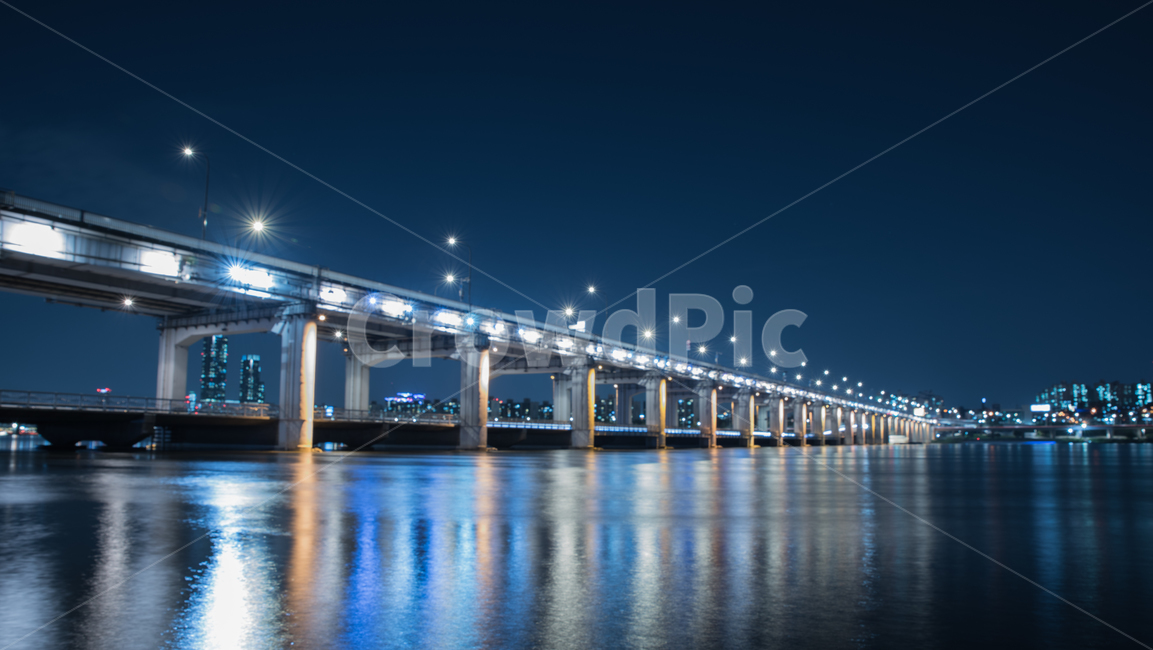 night view,Han Riverside,fountain,color,bright,scenery,Han River,Seoul,nightscape,Han River Bridge,moonlight square,Seoul night view,gorgeous ship,night,lighting,Banpo Bridge,seoul,rainbow,rainbow fountain,brighting,korea,hanriver,light,background,shining
