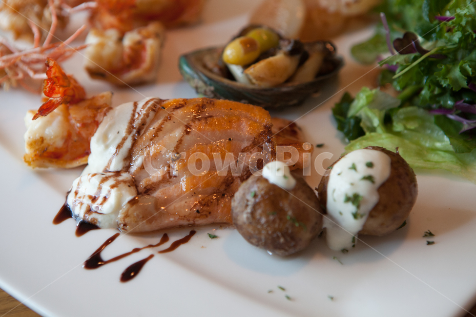 food,음식,meal,식사,dish,요리,철판구이,한식,일식,양식,새우구이,연어구이,스테이크,음식,식재료,요리,food,cook,meal,dishes,food reserves