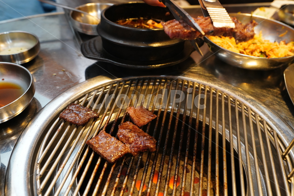 고기,한우,먹거리,안주,육류,육식,먹방,불판,식사,술자리,한식,구이,푸드,음식,음식,식재료,요리,food,cook,meal,dishes,food reserves,육류,고기,meat