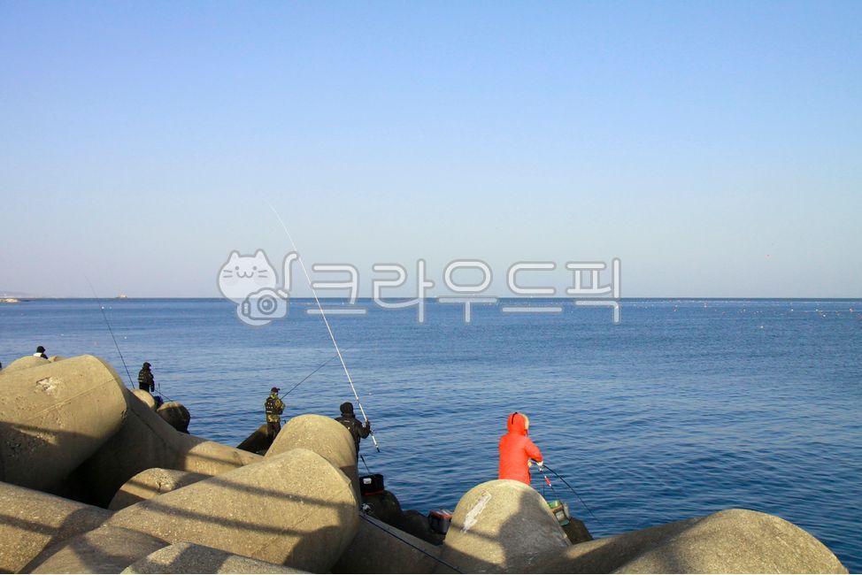 wait,breakwater,work out,color,shadow,reel fishing,tetrapot,sea fishing,sea,healing,sight,blue ocean,vacation,Adult,Ocean,Emotion,human,leisure,spare,sky,coastline,fishing rod,sports,Character,nature,fishing,people,water,outdoor,East Sea,korea,ocean,outdo