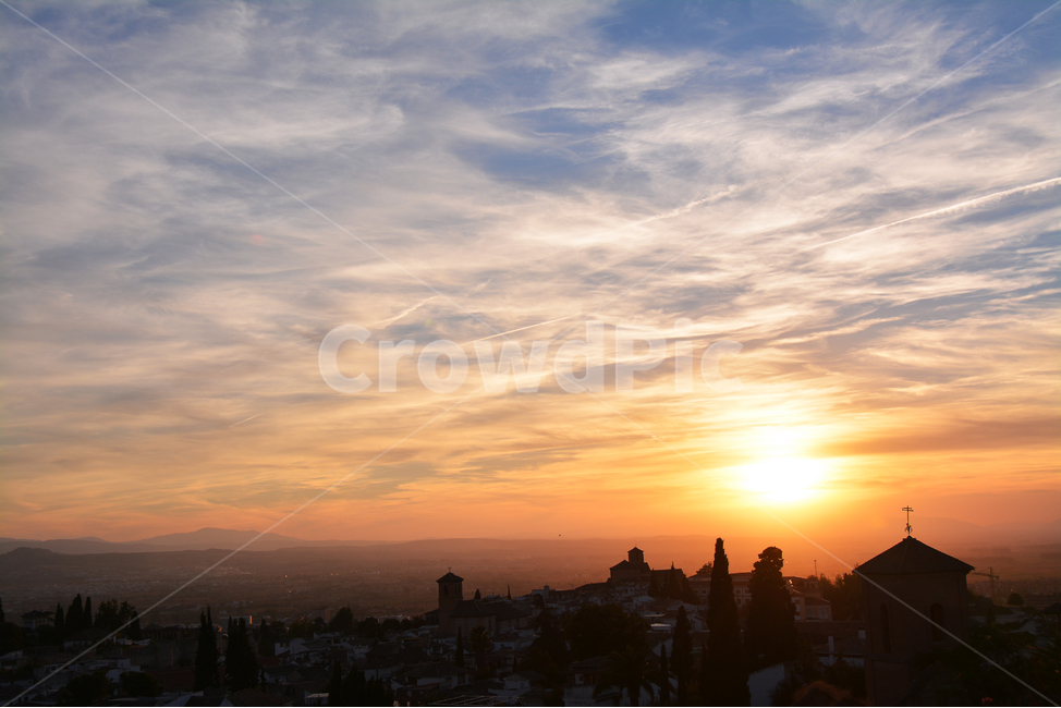 스페인,그라나다,노을,하늘,구름,주황색,성당,종교,도시,풍경,city,landscape,nature,자연,outdoors,옥외,sky,red sky,붉은 하늘,dusk,황혼,dawn,새벽,sunset,일몰