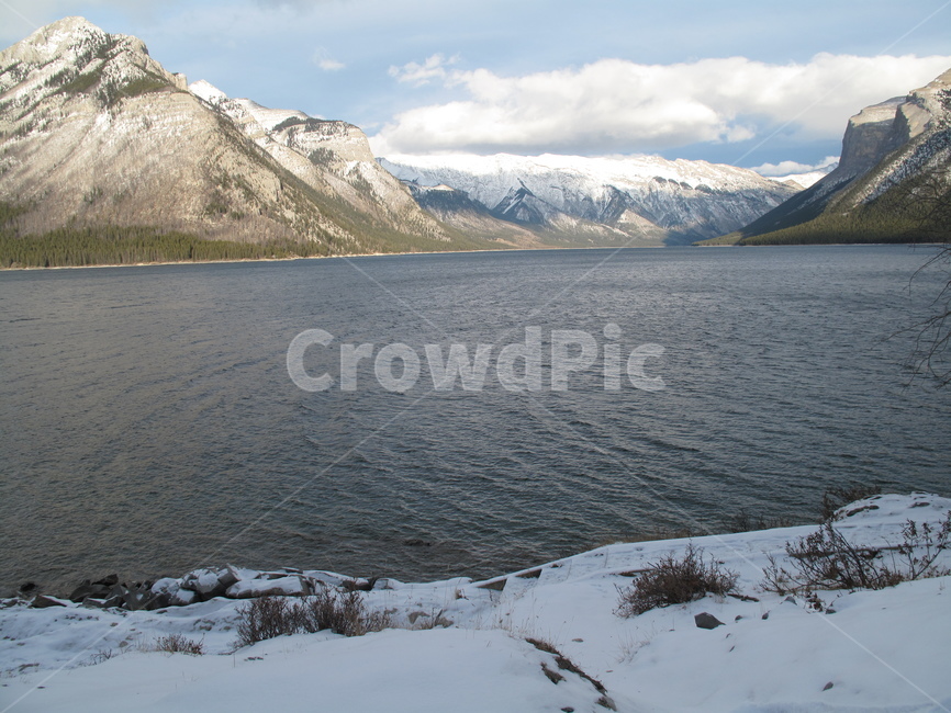강,설산,눈,나무,캐나다,canada,국기,로키산맥,rockymountains,길,요호국립공원,yohonatioinalpark,겨울,잔디,바위,자연,풍경,nature,landscape,해외,외국,세계,foreign,oversea,world,세계자연풍경,해외자연풍경,외국자연풍경,world nature landscape,outdoors,옥외,water,물,mountain,산,mountain range,산맥