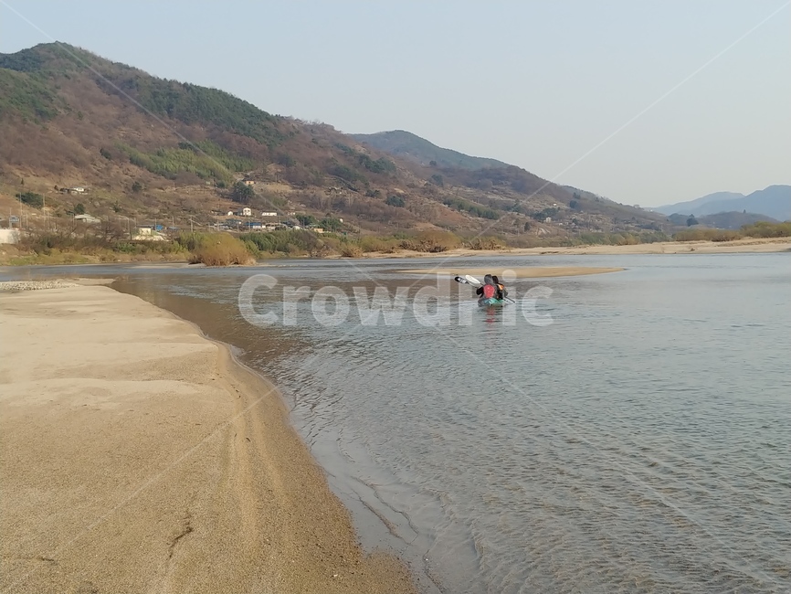 Jo Guryong,awl stick,sunset,seal,sea cave,kayak,Ulleungdo,Seomjingang River,Seonyudo