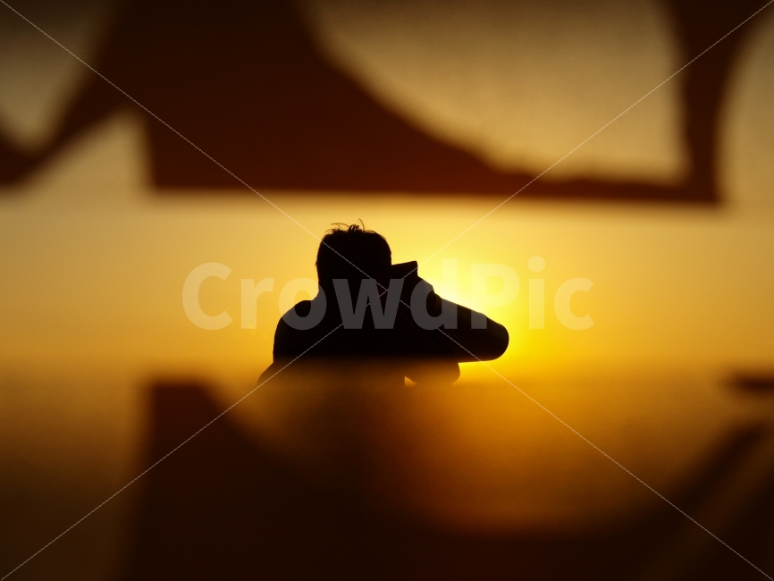사람,한명,망원경,노을,풍경,가을,사람,인물,인간,human,person,인물실루엣,사람실루엣,character silhouette,human silhouette,감성,sensible,feeling,light,빛,flare,플레어