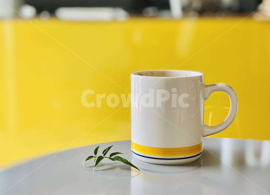 yellow,노랑,커피,감성사진,감성,커피컵,컵,cup,coffeecup,음료수,drink,beverage