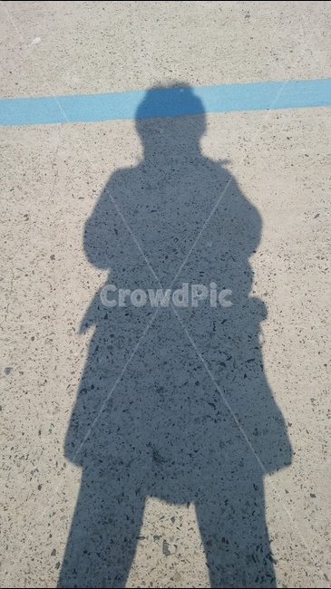 그림자,도로,낮,햇빛,사람,인물실루엣,사람실루엣,character silhouette,human silhouette,asphalt,아스팔트,ground,바닥