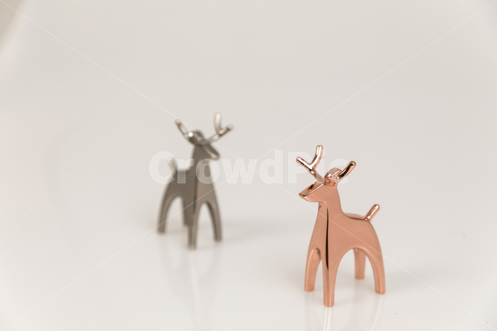심리학,생활,커플,사슴,동상,골드,실버,함께,사랑,노루,금속,럭셔리,동물,뿔,반사,빤짝,광채,쥬얼리,루돌프,크리스마스,아웃포커싱,보석,귀금속,귀여운,액세서리,장식품,백그라운드,사물,물건,오브젝트,thing,object,matter