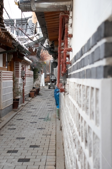 walkway,북촌한옥마을,서울북촌한옥마을,hanokvillage,koreanstylehouse,북촌,북촌한옥,한옥마을,골목길,alley