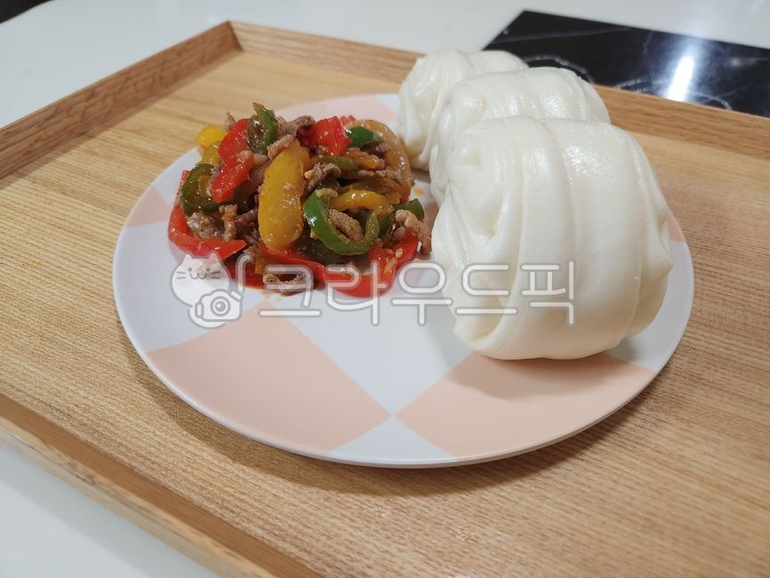 meal,Red pepper japchae,food presentation,Chinese cuisine,bowl,Chinese food,foodpresentation,food,flower bread