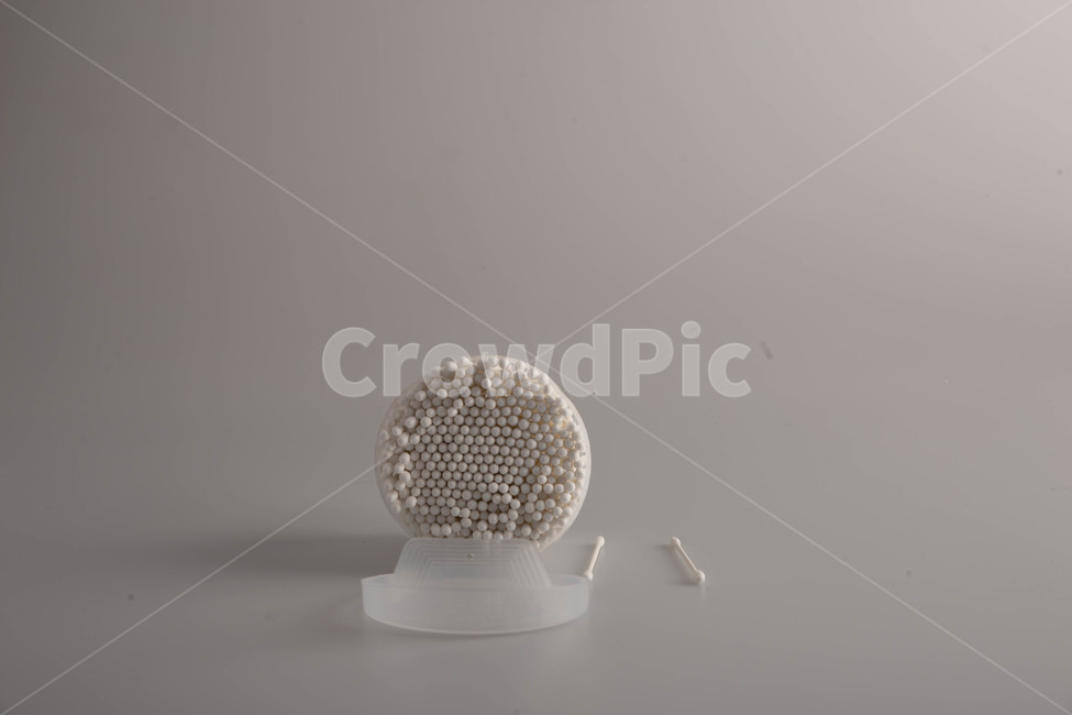 면봉,귀이개,가정용품,청소도구,귀,사물,물건,오브젝트,thing,object,matter