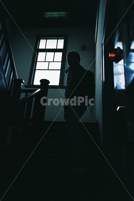 어둠,빛,필름,그림자,감정,사람,인물,인간,human,person,인물실루엣,사람실루엣,character silhouette,human silhouette,handrail,난간,banister