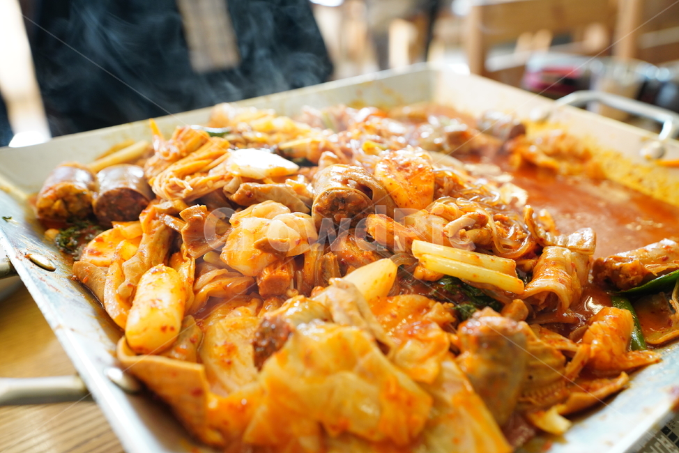 순대,철판볶음,요리,음식,안주,식사,매운맛,한식,푸드,먹방,음식,식재료,요리,food,cook,meal,dishes,food reserves,한식,한국음식,한국요리,korean food,korean dishes,korean meal,korean cook