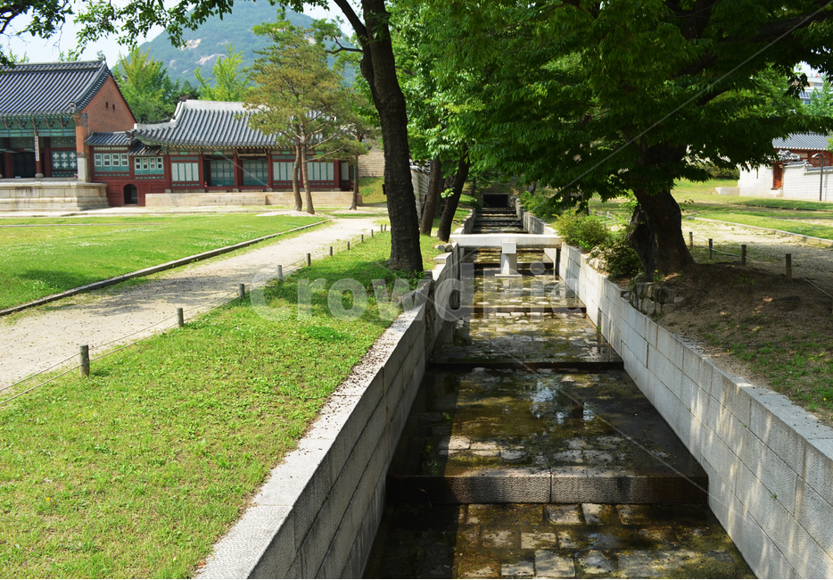경복궁,한국,한국건축,architecture,palace,건축물,water,물,nature,자연
