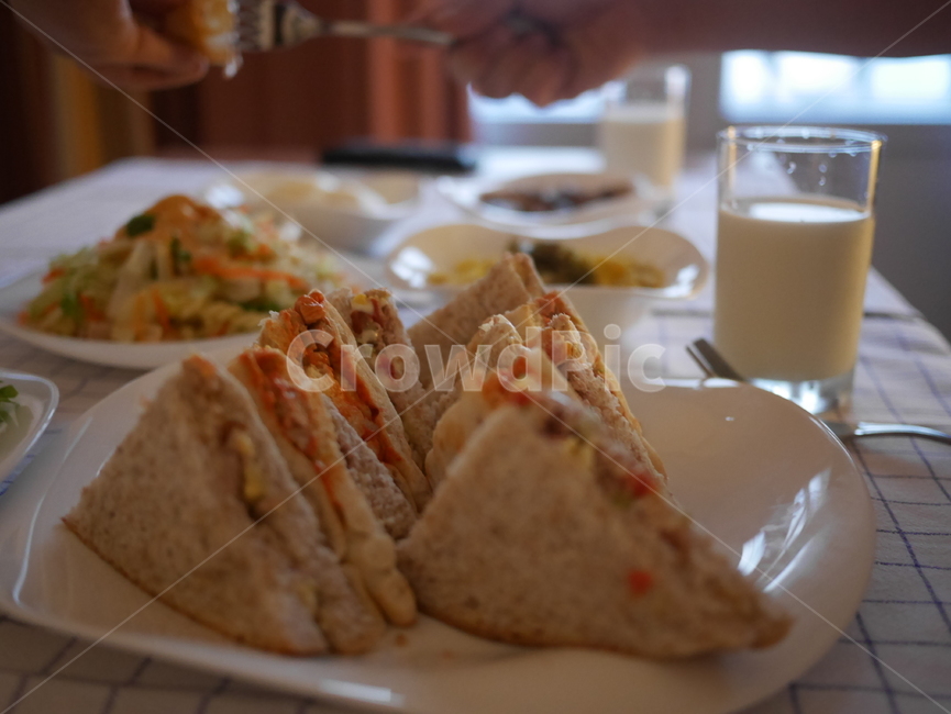 샌드위치,우유,아침식사,조식,breakfast,간편식사,meal,샐러드,salad,식사준비,빵,식빵,아침,아침밥,milk,테이블세팅,접시세팅,food,foodstyling,foodstyle,dish,음식,식재료,요리,food,cook,meal,dishes,food reserves,빵,bread,디저트,간식,후식,dessert,snack