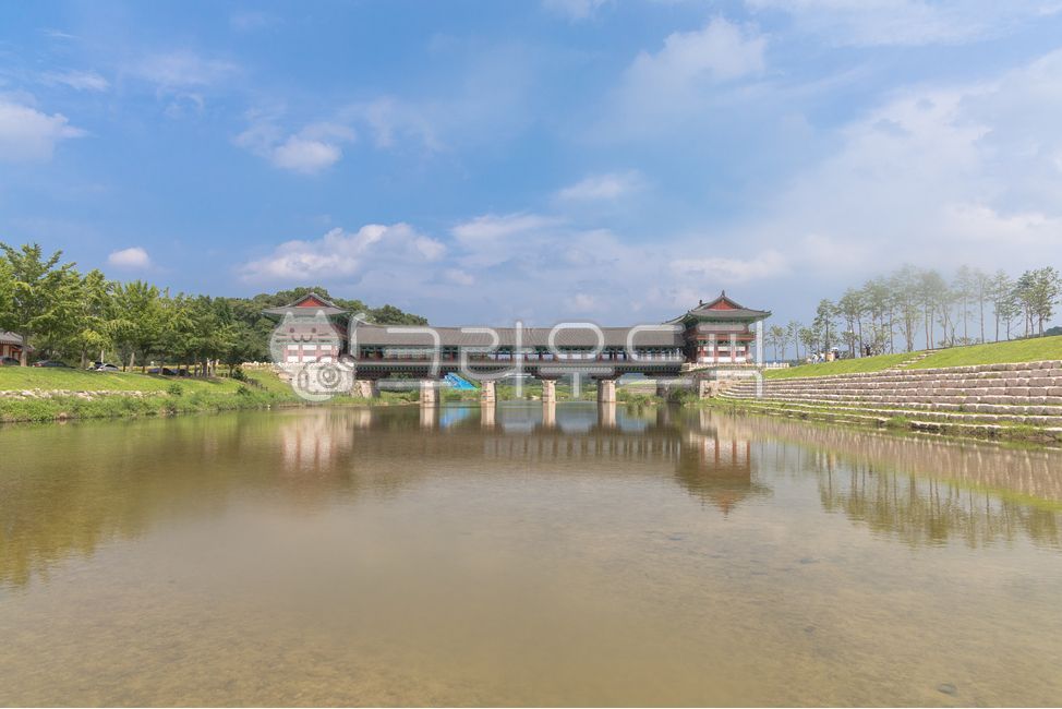sky,Silla architecture,Unified Silla,ancient building,nature,Silla building,Silla,water,roof tile,Gyeongju,building,cloud,Woljeong Bridge,bridge,cultural property,river,architecture