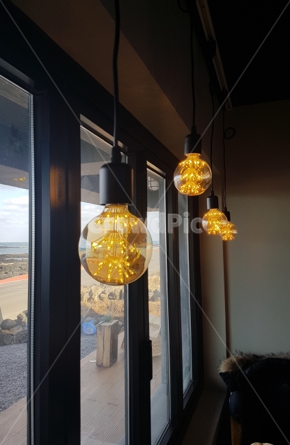 제주도,카페,인테리어,전구,꼬마전구,불빛,감성,조명,인테리어,실내디자인,interior design