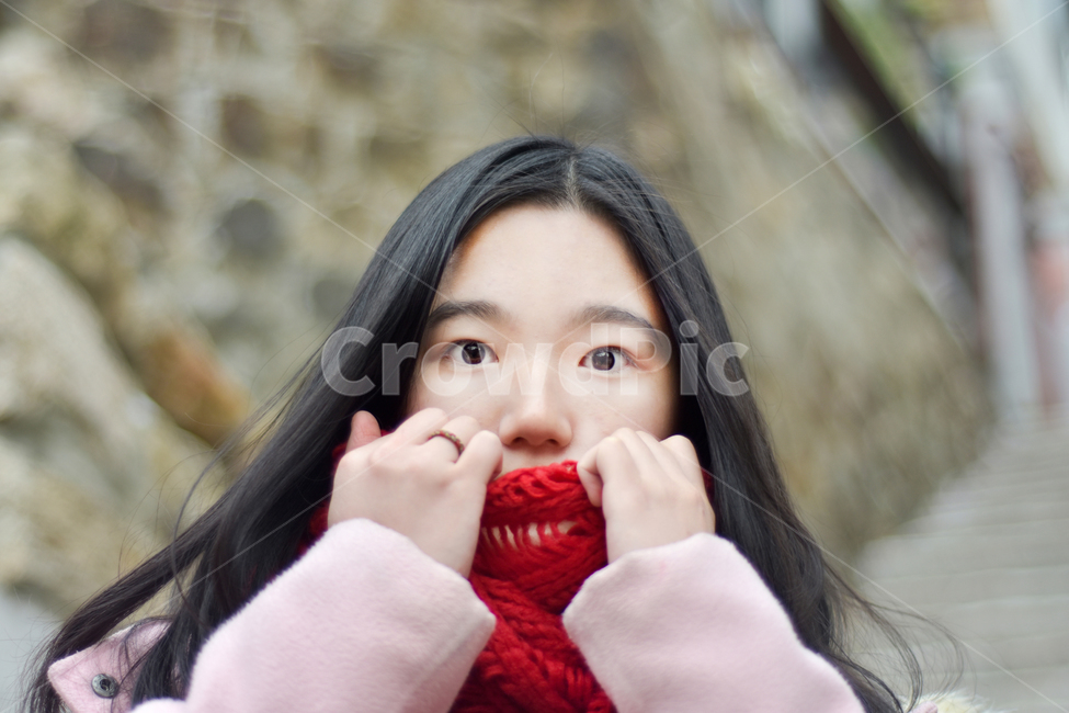 여자,모델,인물,순수,놀라움,겨울,계절,winter,season,사람,인물,인간,human,person,얼굴표정,facial expression,face,여성,여자,woman,female,lady,감정표현,기분,feeling,emotion