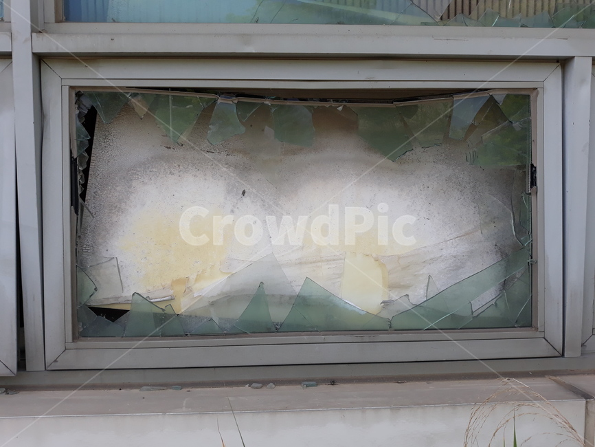 깨진유리,파괴,brokenglasswindow,깨진유리창,깨진,broken