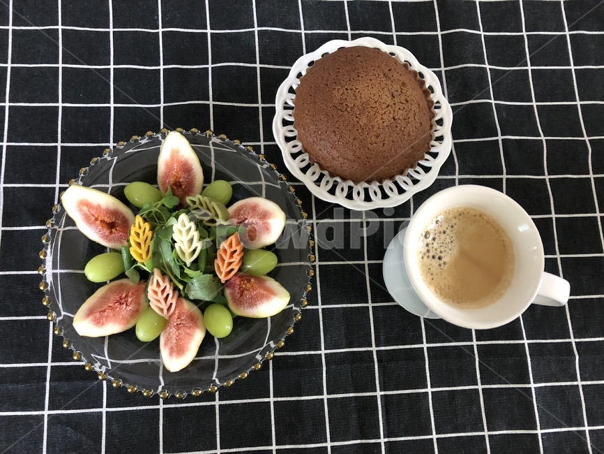 브런치,음식,요리,푸드,food,감성사진,맛있는,데코,쿠킹,커피번,무화과,커피,청포도,예쁜음식