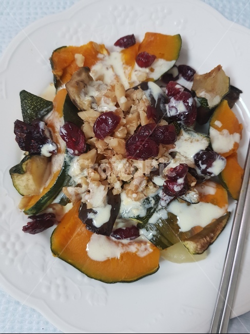 샐러드,단호박,단호박샐러드,크랜베리,접시,salad