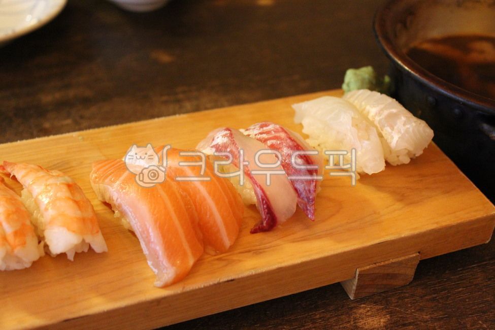 생선초밥,초밥,광어초밥,광어사시미,광어회,회,생선회,사시미,광어스시,고급,스시,생선요리,해산물,해물,신선한,배달음식,포장,배달,점심식사,저녁식사,회식,식사,맛있는,싱싱한,바다,바다요리,한국,한국음식,일식