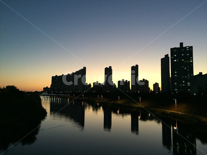 풍경,역광,저녁,집가는길,노을,도시,풍경,city,landscape,실루엣,그림자,silhouette,shadow,outdoors,옥외,nature,자연