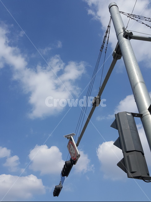 하늘,신호등,표지판,전봇대,구름,sky,signallamp,cloud,교통,교통수단,traffic,transportation