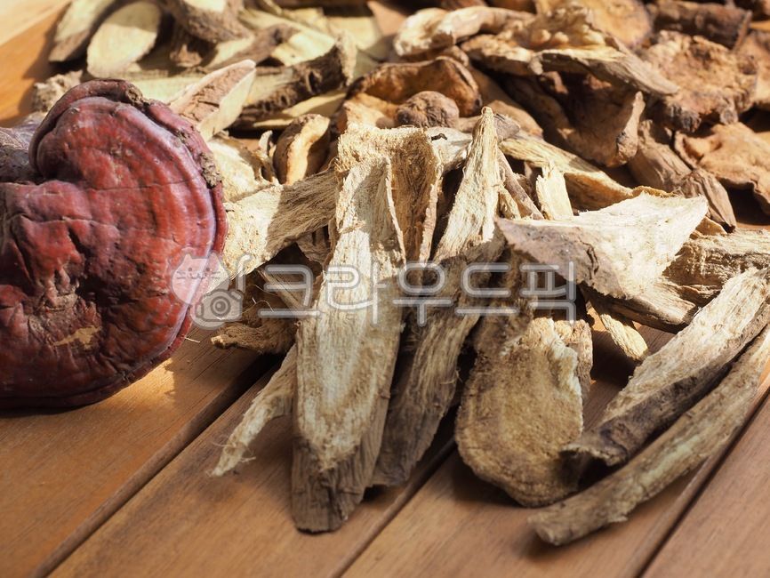 about,koreanculture,cold,Asian culture,cold medicine,coldremedy,Chinese medicine,root,dry food,healthfood,root plant,driedfood,herbalmedicine,Oriental medicine,chinesemedicine,medicine,Korean culture,licorice,food,health food,Medicine,chinesemedicineingre